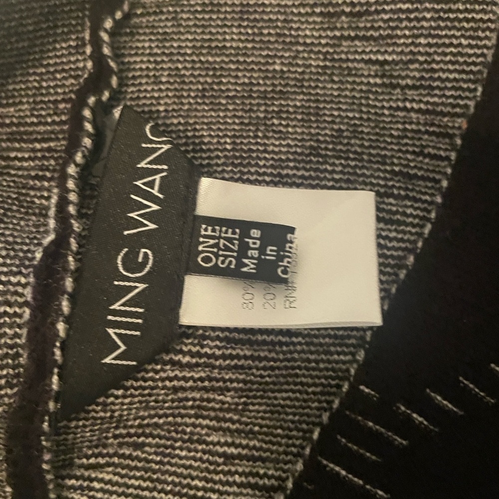 Ming Wang poncho/shall